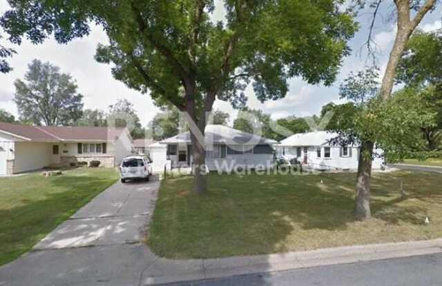 7404 Queen Avenue South Gallery 1
