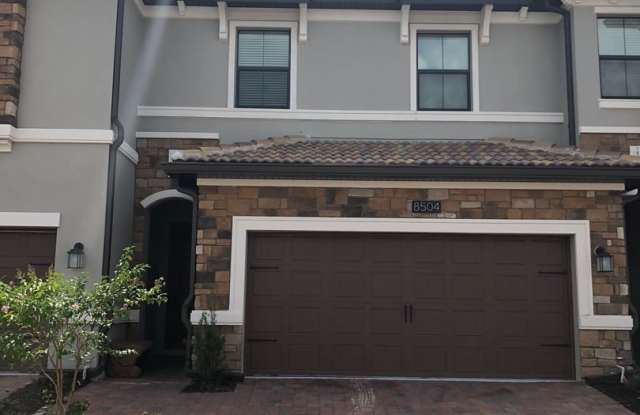 Champions Gate 3 bed 2.5 bath Town home 12 Month Rental Gallery 1