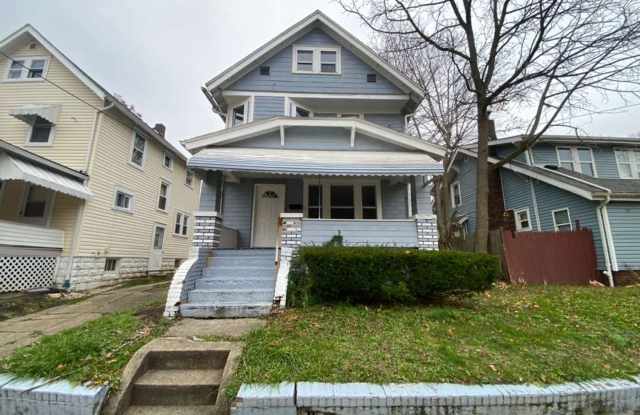 Spacious 5-Bedroom Home in South Akron photos photos