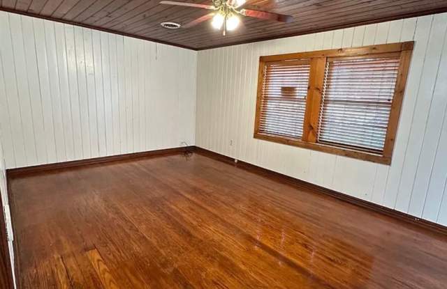✨ 2 Bedrooms | 1 Bathroom | Approx. 962 Sq. Ft. Gallery 3