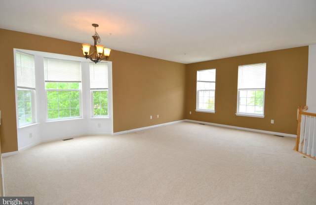 1029 MEANDERING WAY Gallery 2