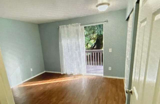 Charming Sudden Valley home with large flat driveway Gallery 3