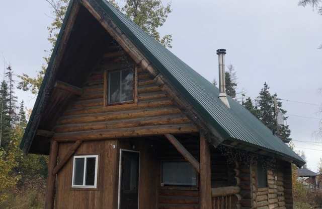 Small log house with 2 lofts Gallery 1