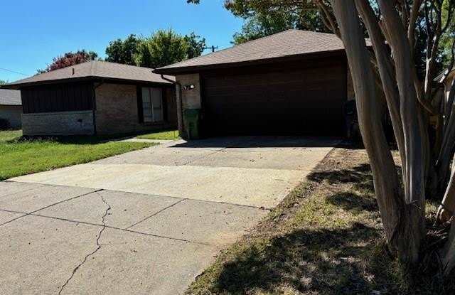 2212 Honey Creek Lane - 2212 Honey Creek Lane, Arlington, TX 76006