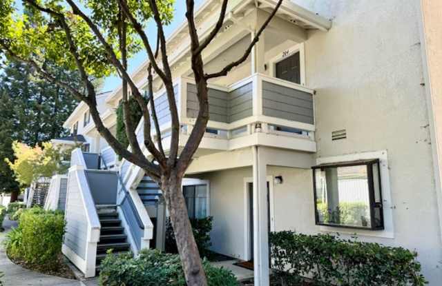 Wonderful 2 story condo in Ashford Ct-Detached 1 car garage, both bedrooms with attached bathrooms  In-unit laundry! - 2576 Oak Road, Contra Costa Centre, CA 94597
