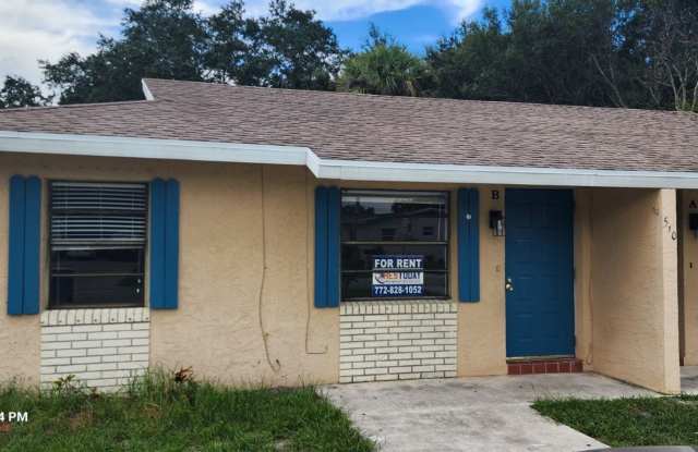 Experience the ultimate comfort in our newly remodeled 2 Bedroom / 1 bathroom home boasting car parking space, - 510 Wisteria Avenue, Fort Pierce, FL 34982