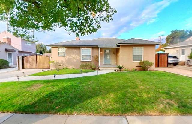 Beautifully Updated 2 Bedroom 1 Bathroom Within Walking Distance to University of Redlands! photos photos