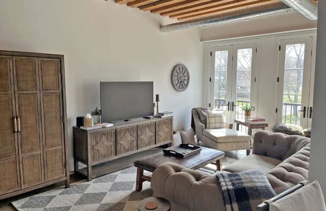 Lake Forest Lofts Gallery 2