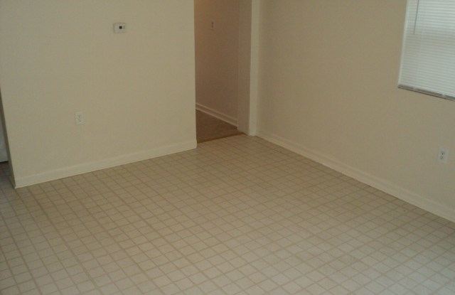 4601 Blaine St. NE - # 1 Gallery 4