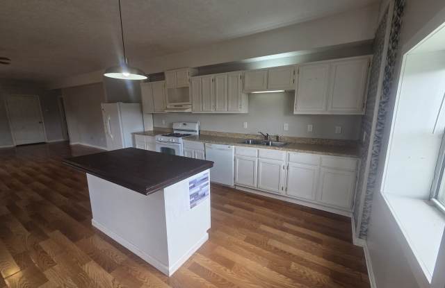501-2 South Frisco Gallery 3
