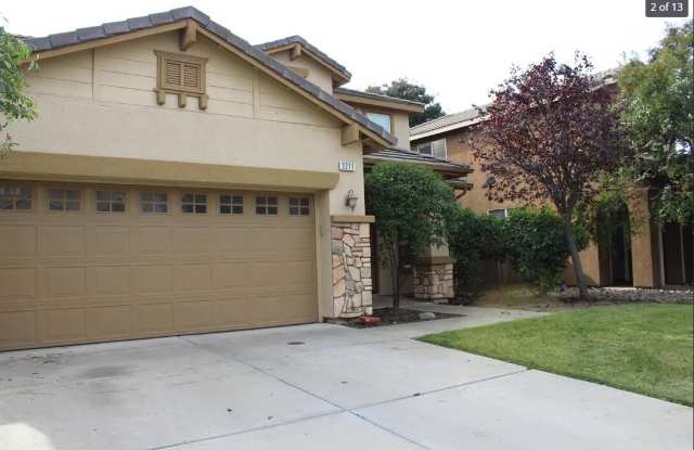 3211 W Delta Avenue - 3211 West Delta Avenue, Visalia, CA 93291