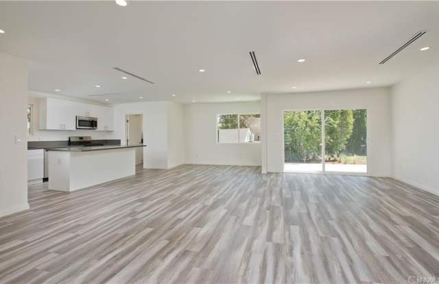 6114 Tampa Avenue Gallery 4