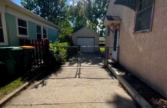 Charming Two Bedroom Home!! Gallery 4