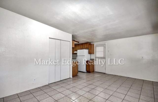 2326 N 48th Dr Gallery 4