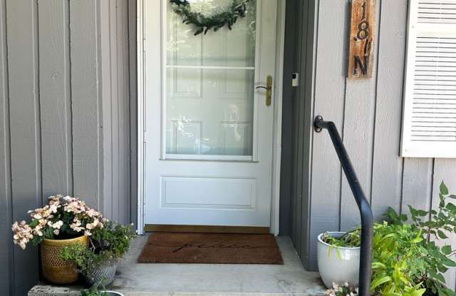 Beautifully Remodeled 3 Bedroom, 2 Bathroom Home – Move-In Ready! photos photos
