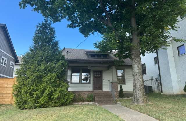 Perfect 4BR Bungalow in the Heart of Nashville Gallery 3