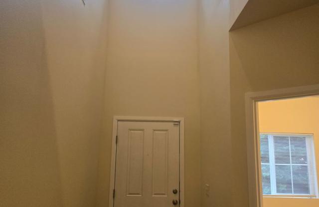 5 bedroom family home- 1/2 OFF FIRST MONTHS RENT! Gallery 3