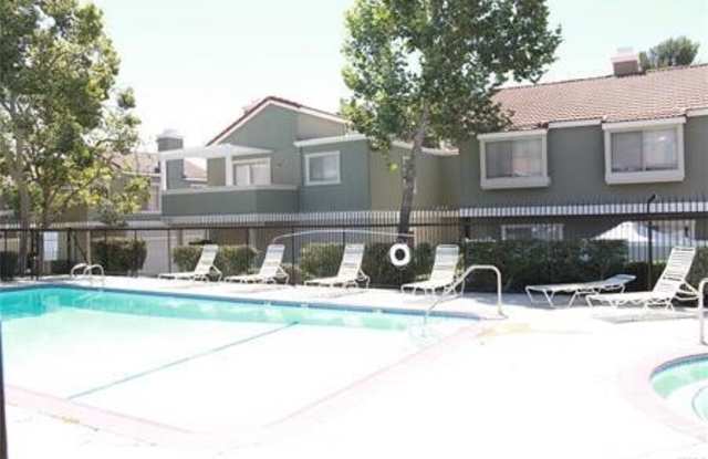 980 Golden Springs Drive Gallery 2