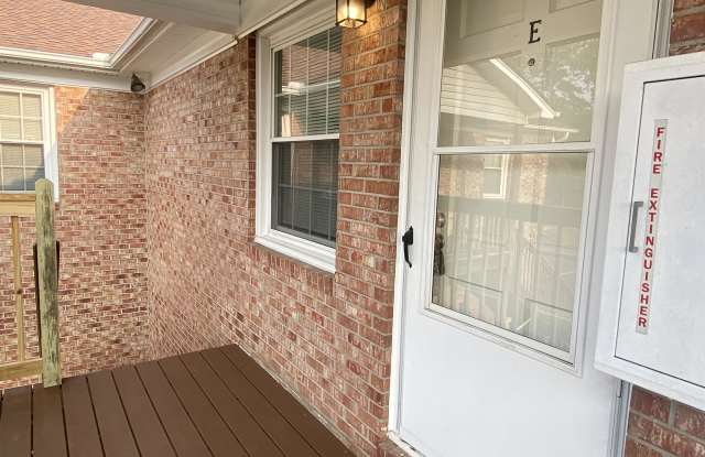 Pershing Street - 700 E Gallery 3