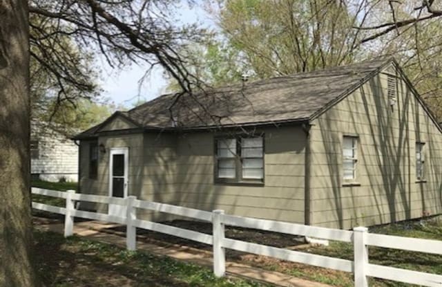 13319 5th Street - 13319 5th Street, Grandview, MO 64030