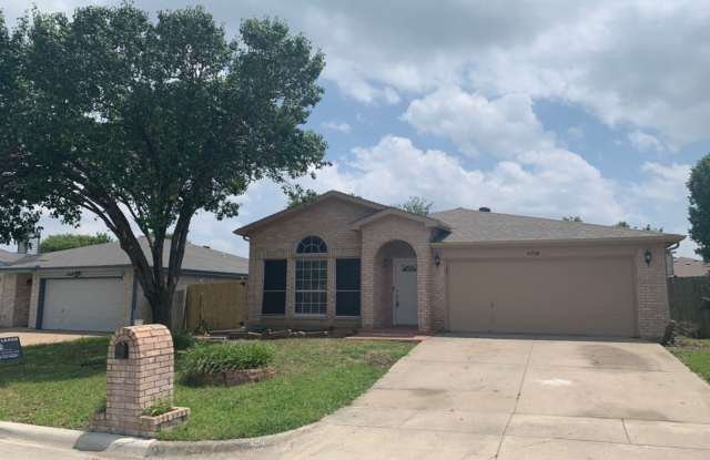4016 Staghorn Circle North - 4016 Staghorn Circle North, Fort Worth, TX 76137