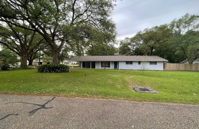 9194 South Riveroaks Drive - 9194 South Riveroaks Drive, Baton Rouge, LA 70815