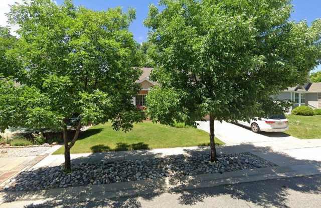 Charming 3BR House in Erie photos photos