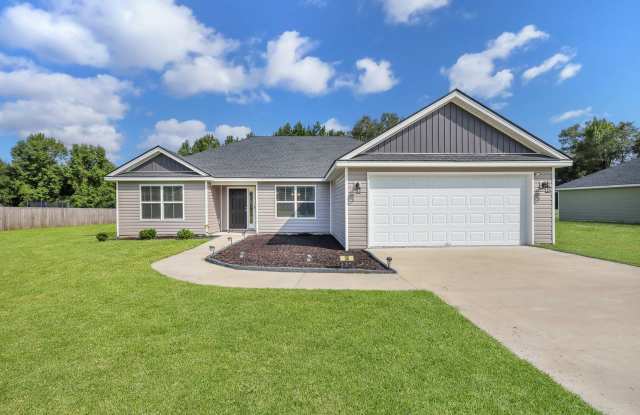 AVAILABLE MID-APRIL 2026! (Pet Friendly) photos photos