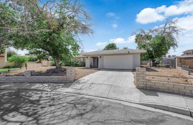 Family-Friendly House with Pool and Spacious room photos photos