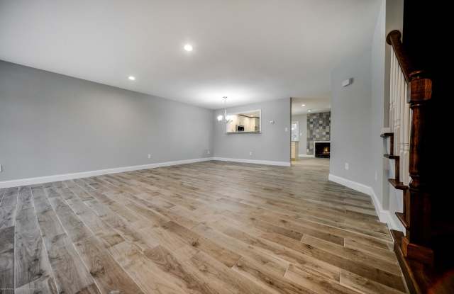 294 Harvard Place Gallery 3
