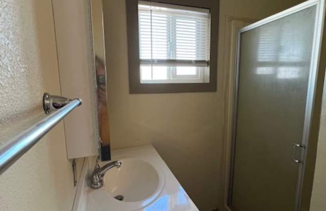2 br/ 2 bath home for rent photos photos