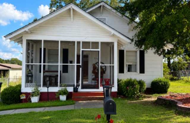 2 Bed 1 Bath Home In Opelika's Mill Village - Available 10/15 photos photos