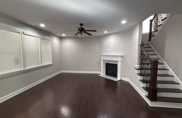 620 Leland Parkway Gallery 4