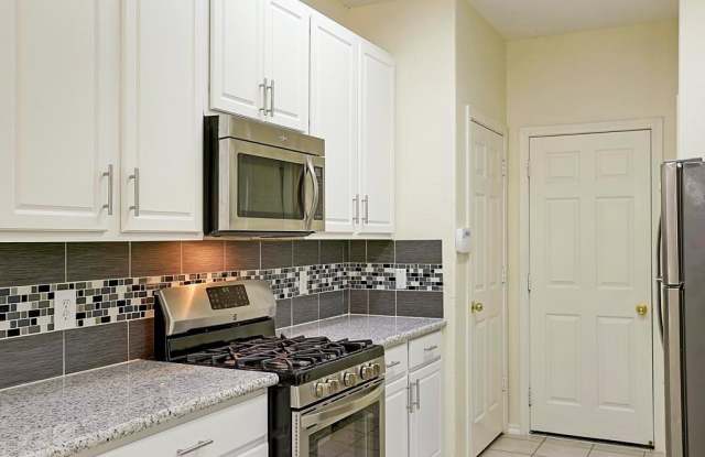 2942 Loganberry Park Lane Gallery 3