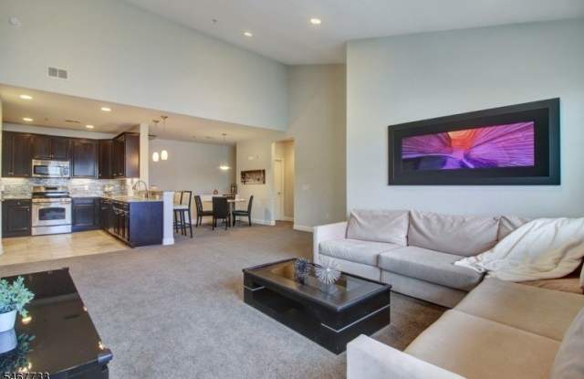 1302 Meadow Brook Ct Gallery 4