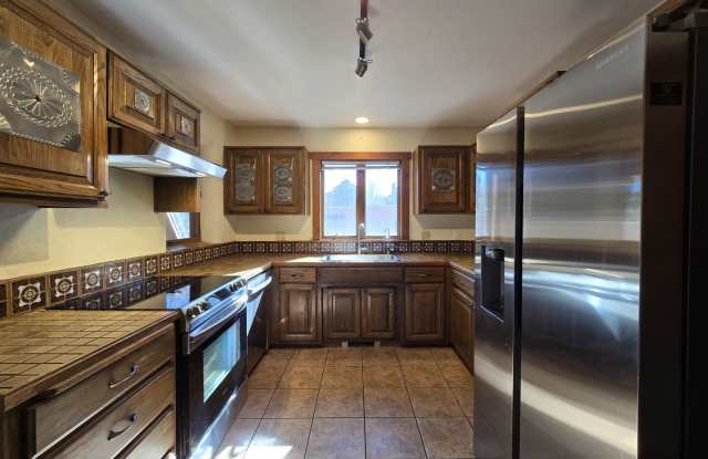 2835 Don Quixote photos photos