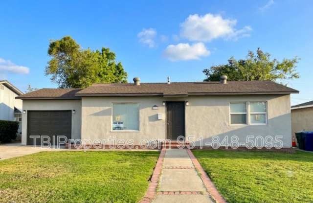 4667 N Mayfield Ave photos photos