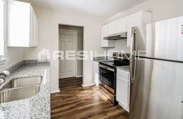 3037 Pinecrest Street Gallery 2