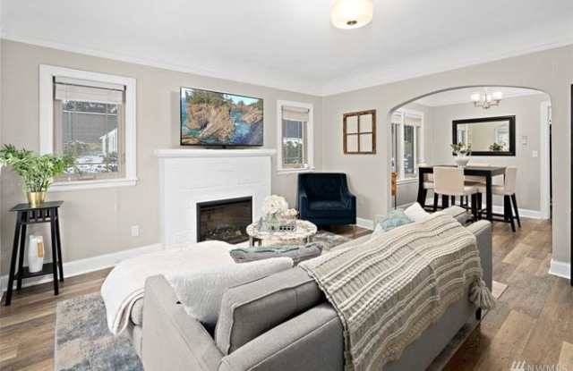 2225 3rd Avenue West - 2225 3rd Avenue West, Seattle, WA 98119