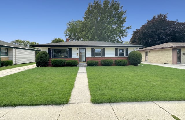 3122 South 18th Street - 3122 South 18th Street, Sheboygan, WI 53081