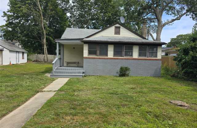 29 Hackensack Road - 29 Hackensack Road, Mastic Beach, NY 11951