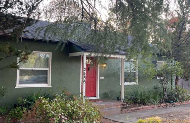 2456 2nd Avenue Gallery 3
