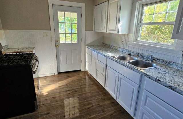 Single family house - 116 Gaynor Avenue North, Lyncourt, NY 13206