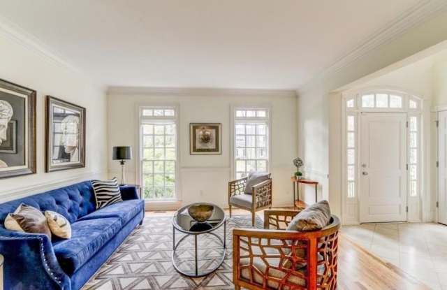 704 Longleaf Drive NE Gallery 4