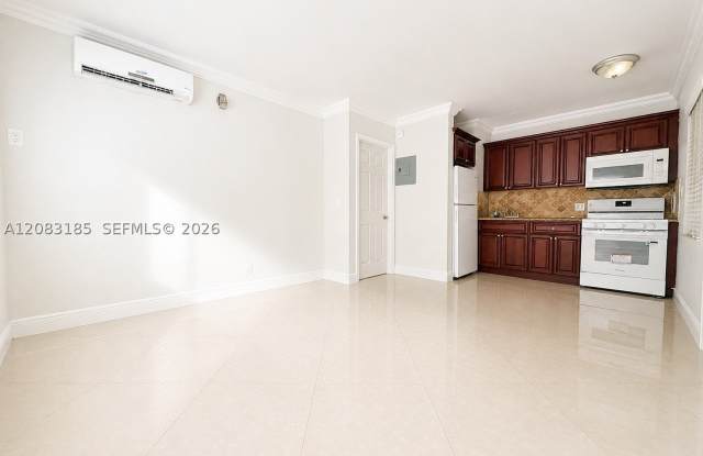 2901 Middle River Dr Gallery 2