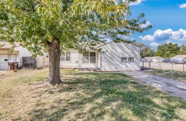 2003 South Glenn Avenue - 2003 South Glenn Avenue, Wichita, KS 67213