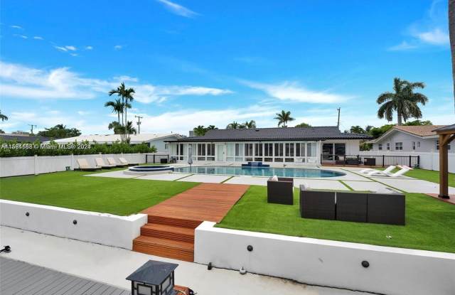 442 Tamarind Drive - 442 Tamarind Drive, Hallandale Beach, FL 33009