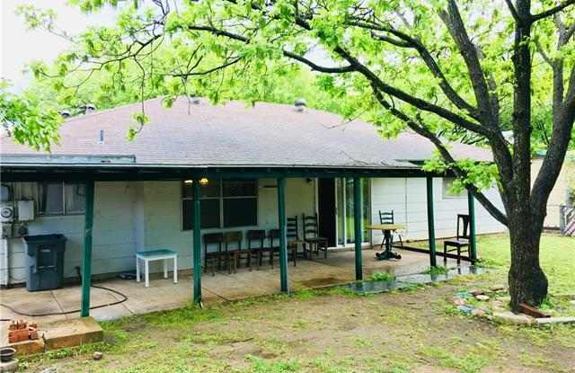 10004 Woodhaven DR Gallery 2