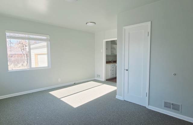 1388 Glenrose Dr S Gallery 3