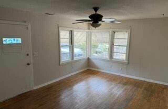 1713 Strawberry Lane Gallery 3